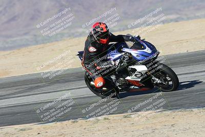 media/Dec-01-2025-Moto Forza (Mon) [[2daa91e15f]]/2-Intermediate Group/Session 4 Turn 9/